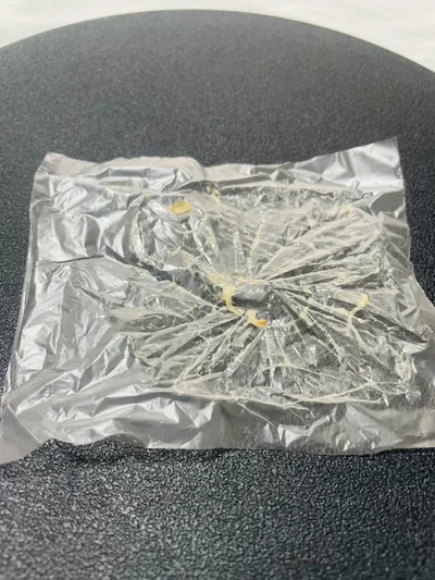 フィルムには少しネバネバと納豆の皮が残る…（▶次へ）