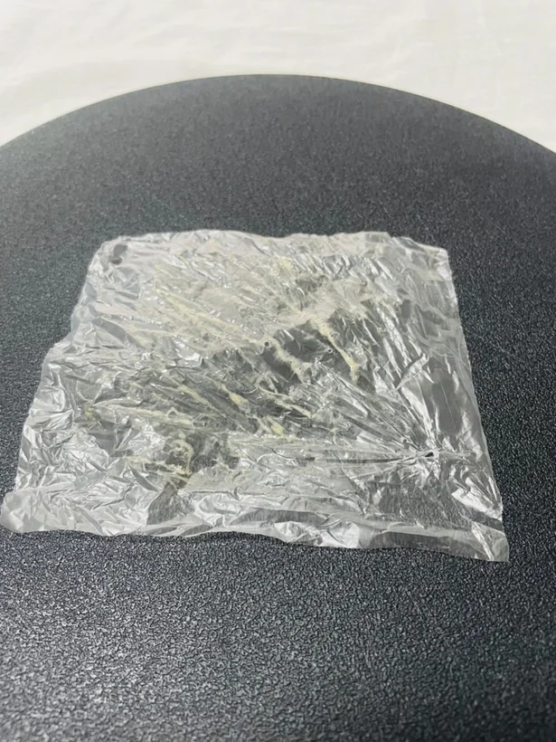 フィルムにはほとんどネバネバが付かない！（▶次へ）