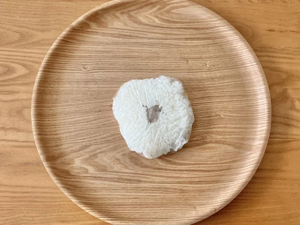 ラップで包めば作業はおしまい！（▶解凍方法は？）