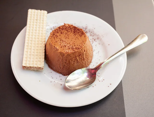 パンナコッタは定番のバニラ風味以外にもチョコレート風味などアレンジも楽しめます。