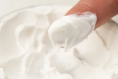 シール剥がしにはハンドクリーム？専用液なしで気持ちいい仕上がり