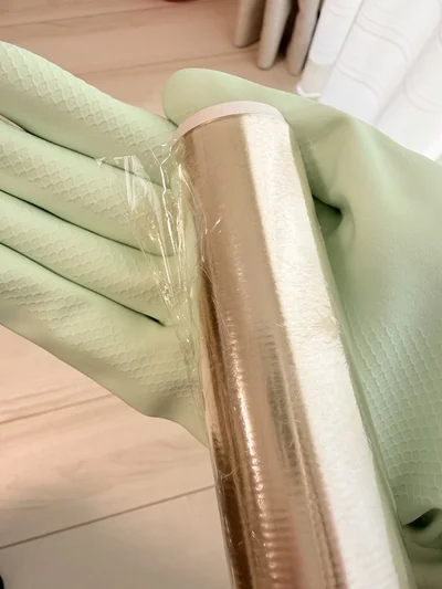 ラップの端がめくれるから見つけやすい！（▶次へ）