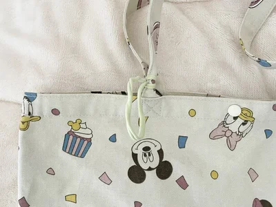 ストラップの要領でヘアゴムをつけるだけ（▶次へ）