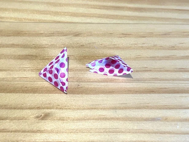 必要なだけ用意すれば、フォトフレームの完成（▶クリップと磁石でとめる方法も）