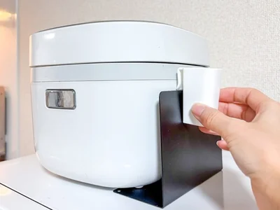 【しゃもじ置き】薬味ホルダーをひっかけるだけ！（▶完成形をチェック）