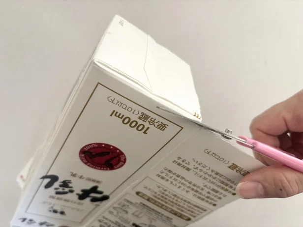 1回目より刃の進み具合が滑らかに！硬い牛乳パックも問題なく切れました