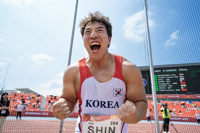 シン・ジェホン役のテ・ウォンソク