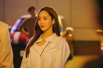 去っていくテスを見送るイラン