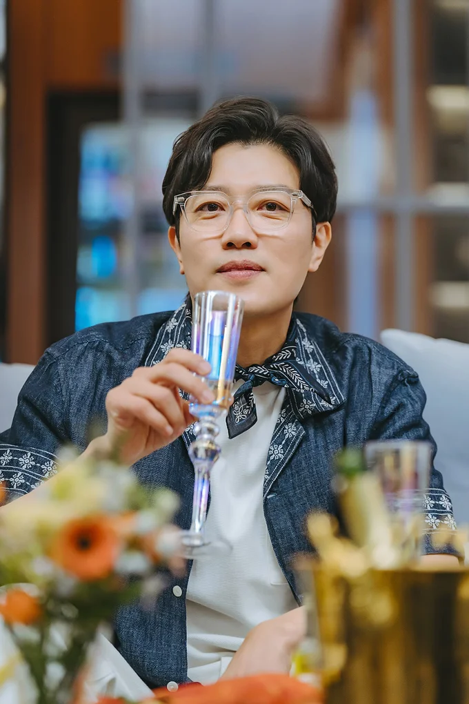 ジェームズ役のパク・ヒスン