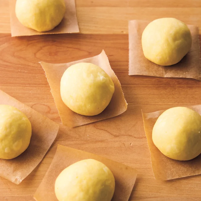 二次発酵(前)▶︎オーブンの発酵機能で40℃に40〜50分おくと…(⇒次へ)