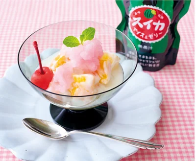 フローズンすいかゼリーのせフルーツヨーグルト