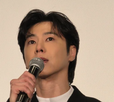 一生懸命答えるユンホさん