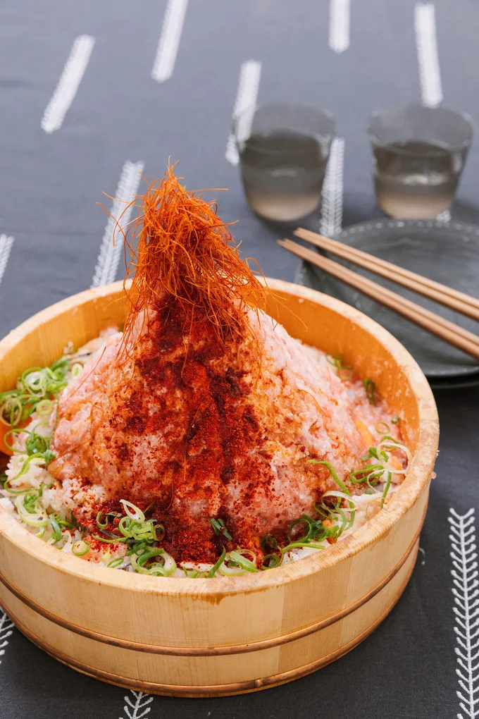 すし桶のまま盛り付けると、より写真映えする一皿に!