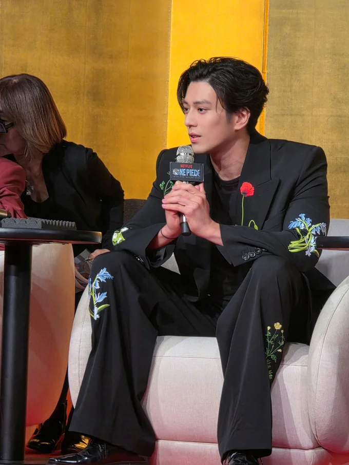 ロロノア・ゾロ役の新田真剣佑さん。日本での記者会見と言うことで率先して回答してくれました