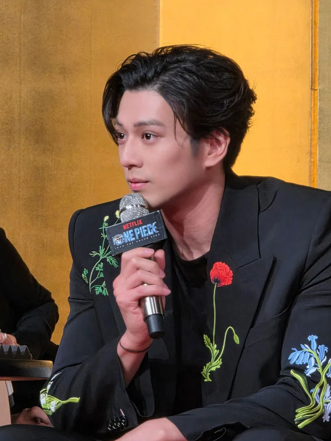 スケールの大きさを語る新田真剣佑さん