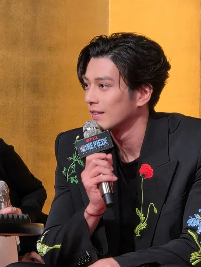 世界中で注目される作品、しかもシーズン1の大ヒットを受けながらも、それを超えるシーズン2を届けると力強く語ります