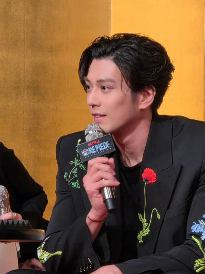 世界中で注目される作品、しかもシーズン1の大ヒットを受けながらも、それを超えるシーズン2を届けると力強く語ります