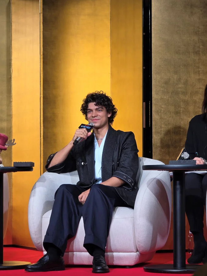 目力がとてもすごいイニャキ・ゴドイさん