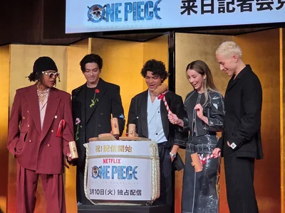 日本の伝統的な鏡開きでシーズン2の船出を祝います！