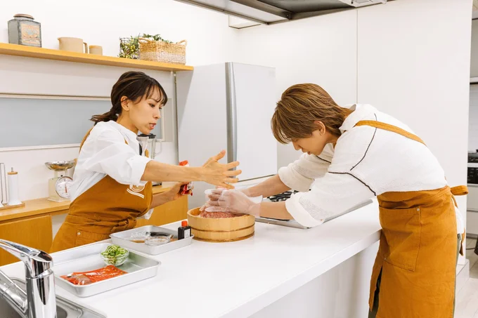 2人で仲良く共同作業中