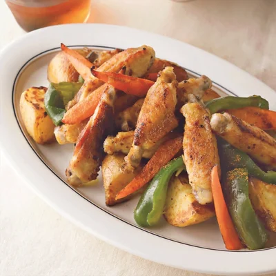 こうばしさとカレーの香りがうまさの決め手「スパイシーチキンスペアリブ」