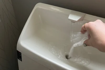 タンクに入れるだけで洗浄できる専用の洗剤を使うのがおすすめ