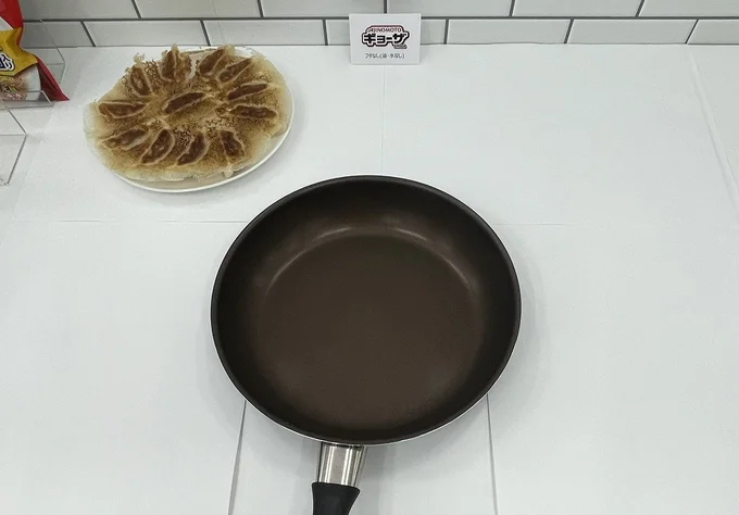 フタなし調理でも油ハネがこんなに少ない！