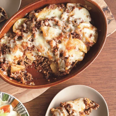 えのきを加え、味に深みとうまみを出して「じゃがいものミートグラタン」