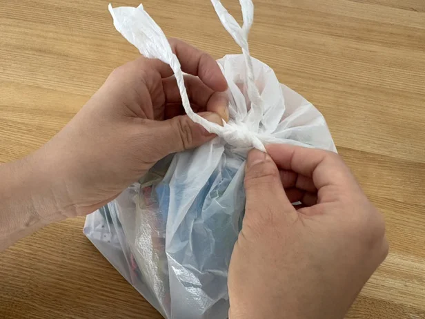 3、結び目がゆるみ、スルッと固結びが解けました！（▶次へ）