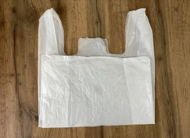 持ち手に向かって横に半分折る（▶次へ）