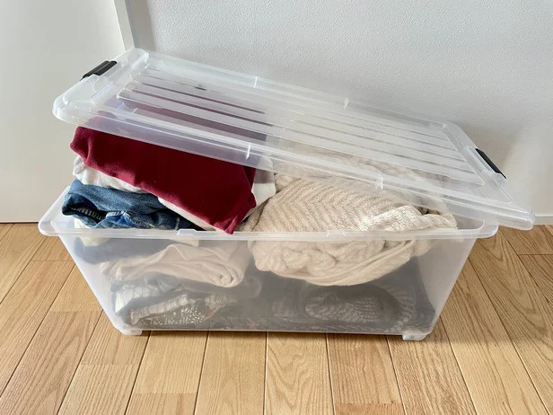 衣装ケースに入らなかった服が…（▶次へ）