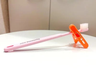 歯ブラシを衛生的に置ける！（▶次の裏技を見る）