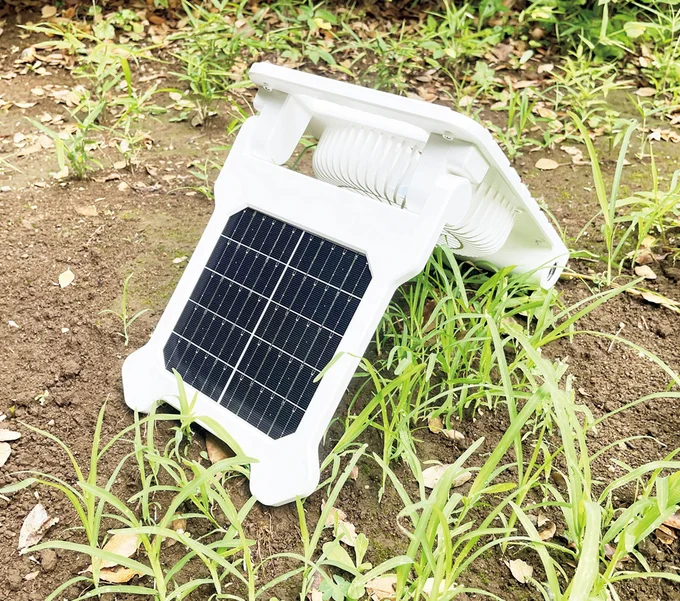 もしものときも太陽光で充電できる電源不要のUSB（タイプC）＆ソーラー充電式。10,000mAhの大容量です