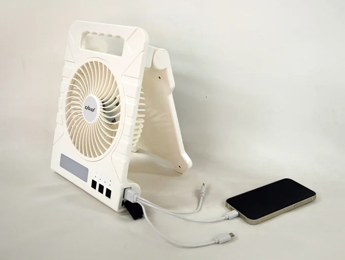 非常時には充電器としても活躍