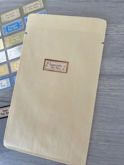 お好みの位置にシールを貼る（▶次へ）