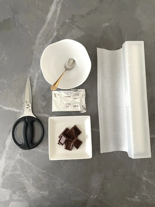 チョコペン作りに必要な材料・道具はこちら（▶やり方は次へ）