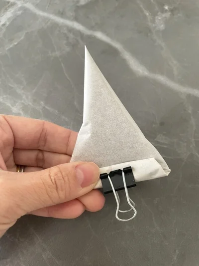 クリップで開け口を留めておくと書きやすい！