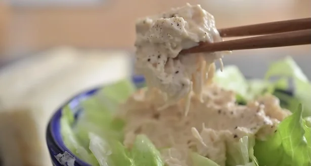 ツナマヨならぬ「ささみマヨ」　▶︎指でほぐさず、包丁だけでフレーク状になるやり方は？