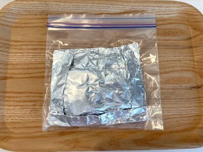フリーザーバッグに入れて密閉したら…（▶次へ）