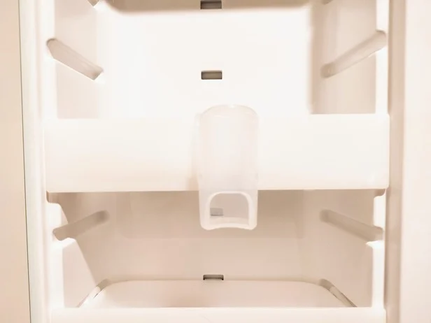 【コップ置き】小物入れにホルダーをセットして…（▶次へ）