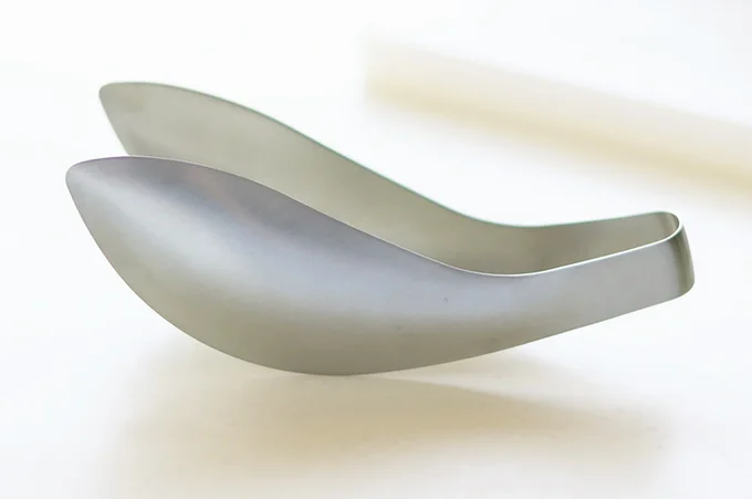 裏返して置けばテーブルを汚さない！