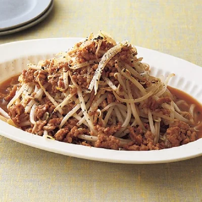シンプルだけどめちゃウマい！ もやしとひき肉で出来るコクうま炒め