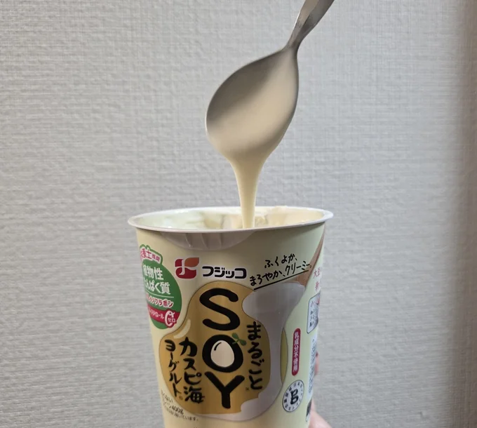もはやヨーグルトというより、出来立ての『寄せ豆腐』や『濃厚な湯葉』のよう!