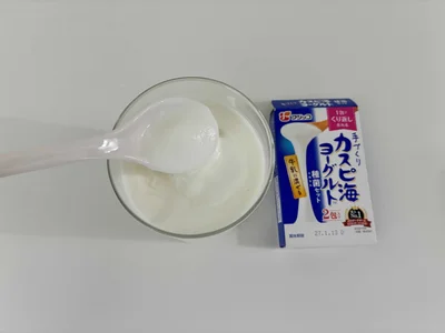 スプーンですくうと、まるでトルコアイスのように「びよ〜ん」と伸びる独特の粘りに感動！