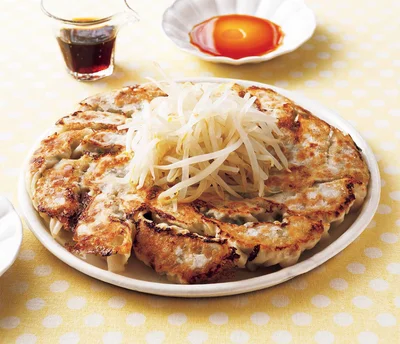 あんにも添えものにも、もやしをどっさり！