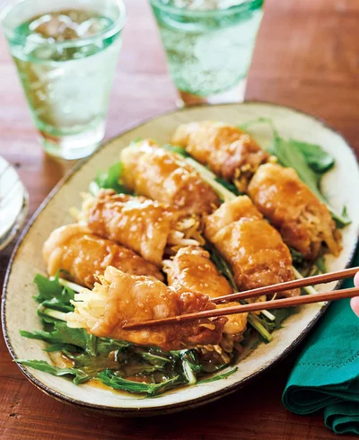 もやしの肉巻きレンジ照り焼き（料理・上島亜紀、撮影・難波雄史）
