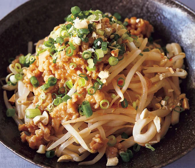 もやしとうどんがなじんで、あっさり食べられる
