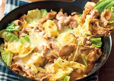 キャベツをまとめて切って一気に下ごしらえ！「キャベツの豚キムチーズ炒め」