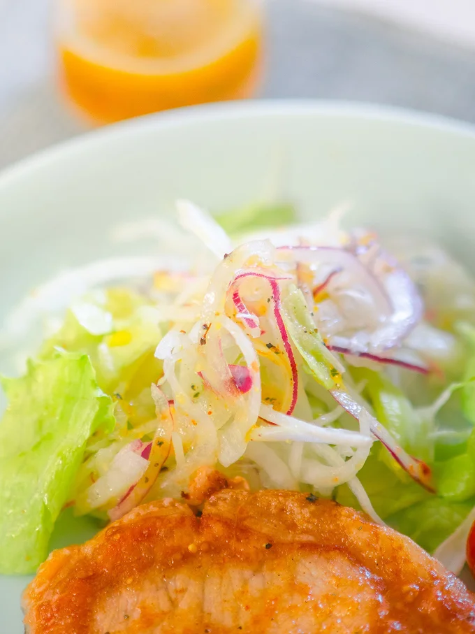 肉や魚のつけあわせにぴったりなサラダもお手のもの！