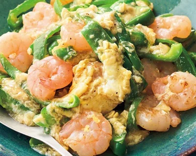 切っておくだけの下ごしらえで時短調理！「えびとピーマンの卵炒め」